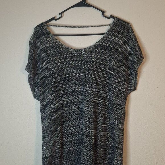 a.n.a Black and White Knit Top size large - Picture 3 of 6